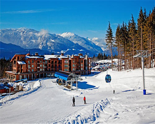 Exterior of Nelsen Lodge at Revelstoke Mountain Resort